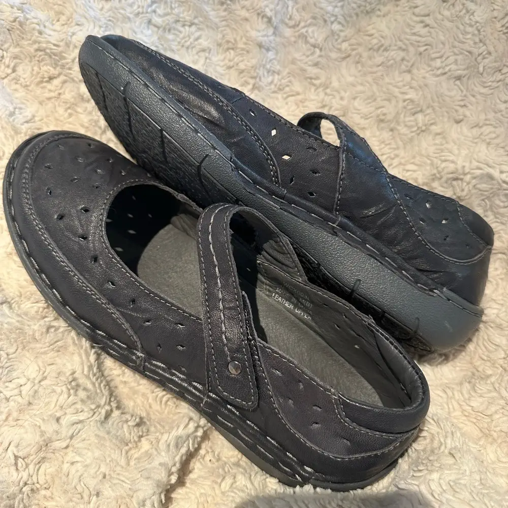 Propét Women's Julene Mary Jane Flat
